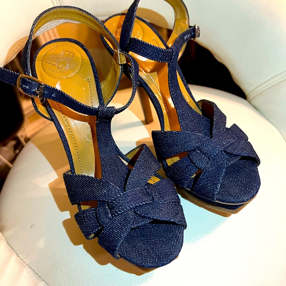 Size 7B BCBG denim plate form stiletto heels